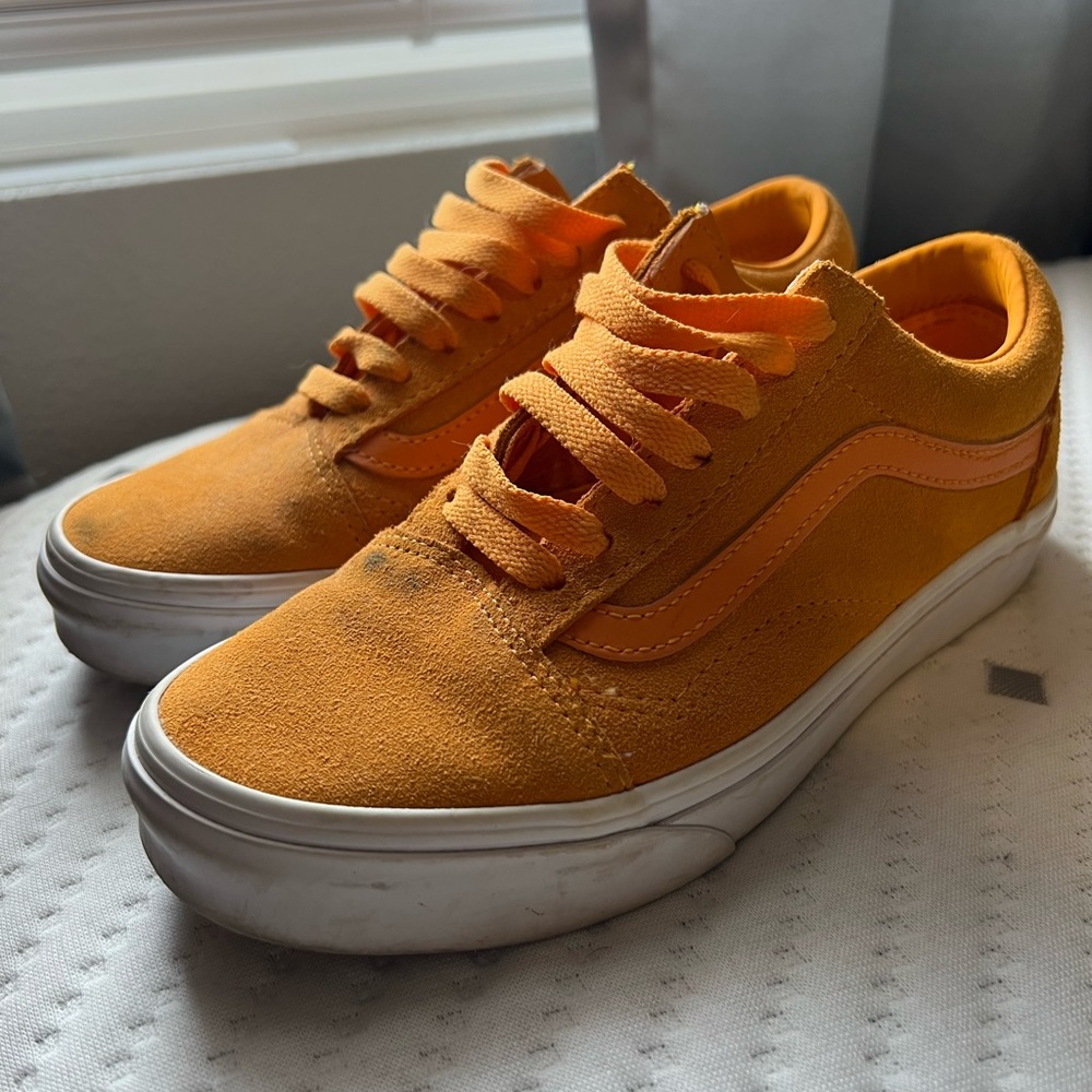 VANS | Orange suede lace-up Vans Size 5.5 - light scuffs on toes of shoes/rubber